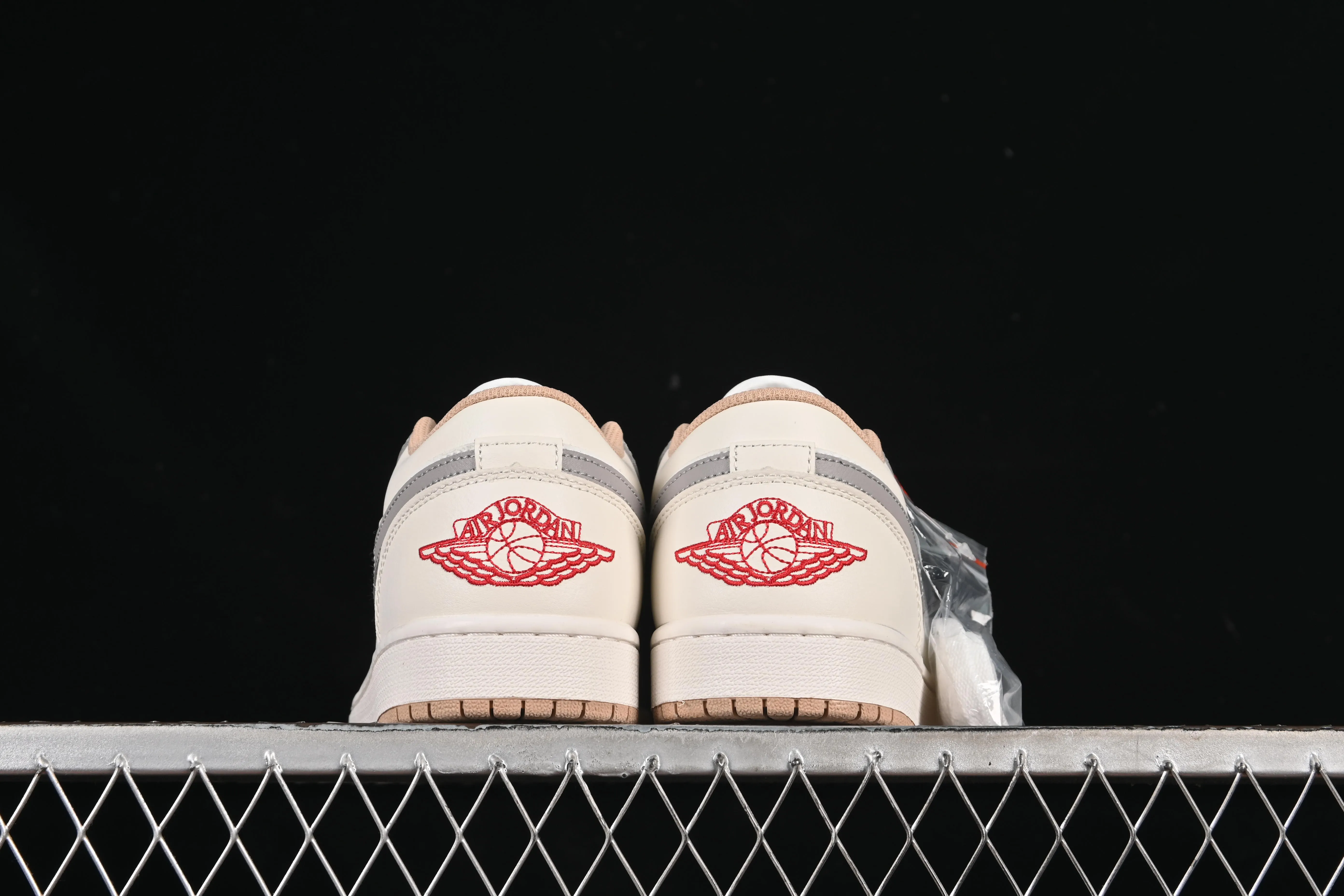 All categories Air Jordan Jordan series basketball shoes Air Jordan 1 Low Air Jordan 1 Low AJ1 Joe 1 meter gray low-top retro cultural basketball shoes 553558-169
